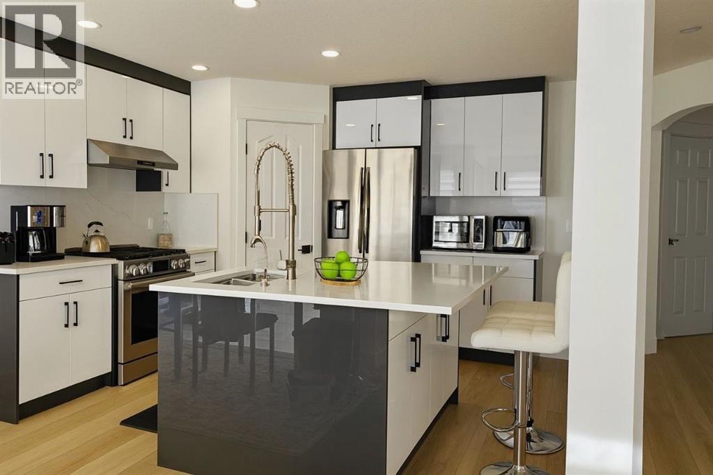 447 Tuscany Ridge Heights Nw, Calgary, Alberta  T3L 2W7 - Photo 2 - A2275923