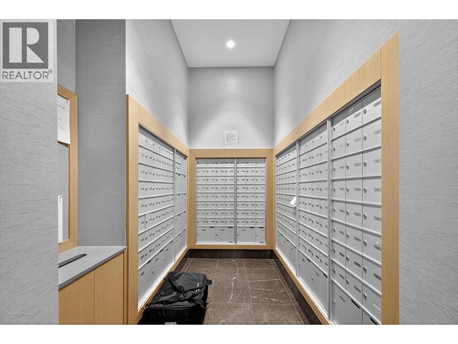 Listing Picture 20 of 21 : 101 5608 BERTON AVENUE, Vancouver / 溫哥華 - 魯藝地產 Yvonne Lu Group - MLS Medallion Club Member