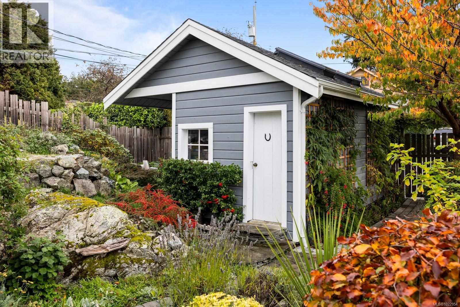 404 Constance Ave, Esquimalt, British Columbia  V9A 6N3 - Photo 53 - 1022954