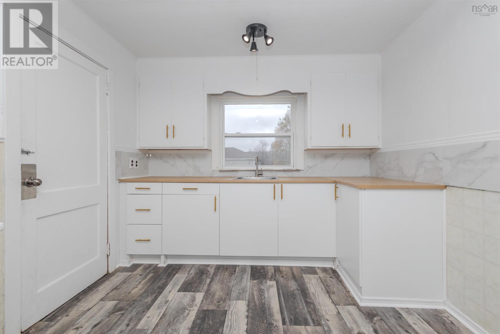 214 Alexandra Street, Sydney, Nova Scotia  B1P 2E8 - Photo 16 - 202601292