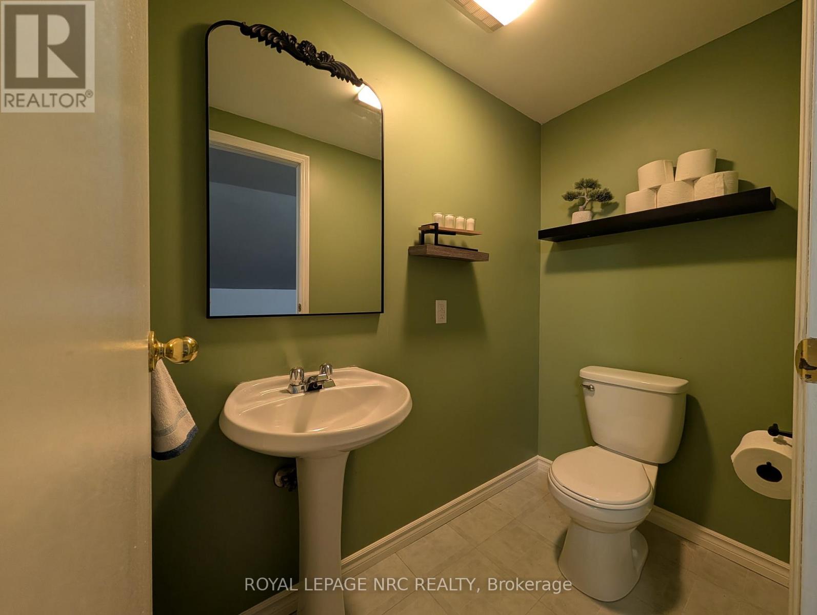 955 Ferndale Avenue, Fort Erie, Ontario  L2A 5E1 - Photo 11 - X12686062