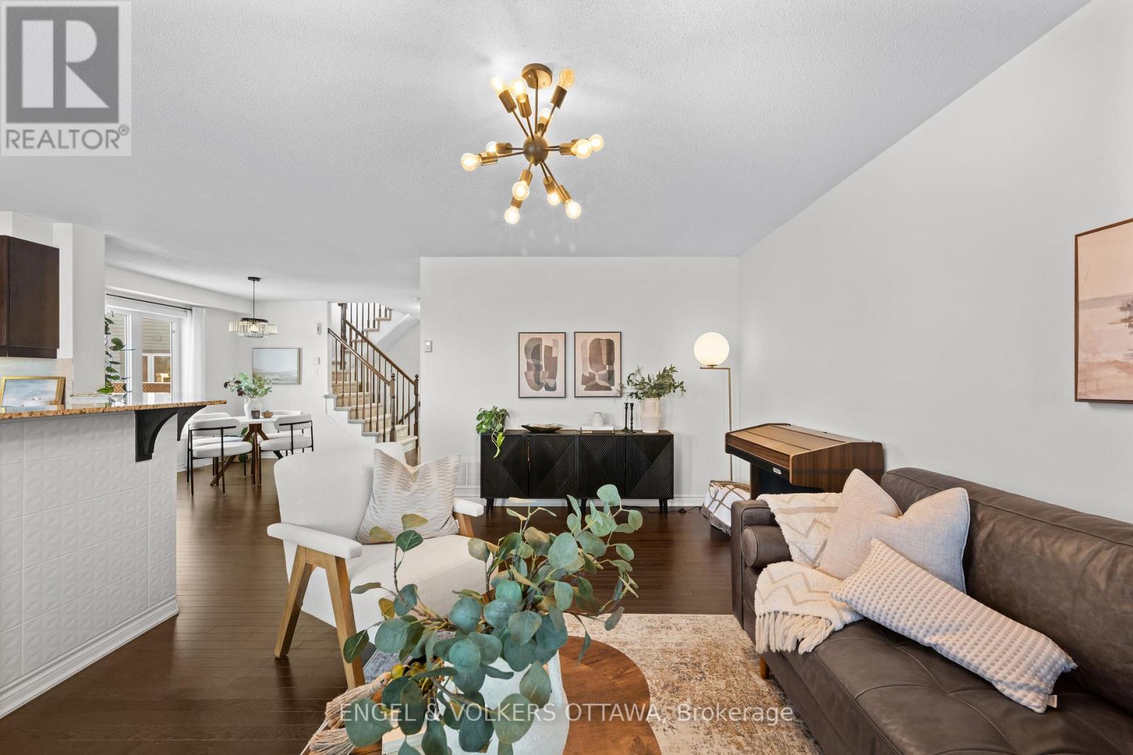 719 Maloja Way, Ottawa, Ontario  K2S 0N6 - Photo 11 - X12719692