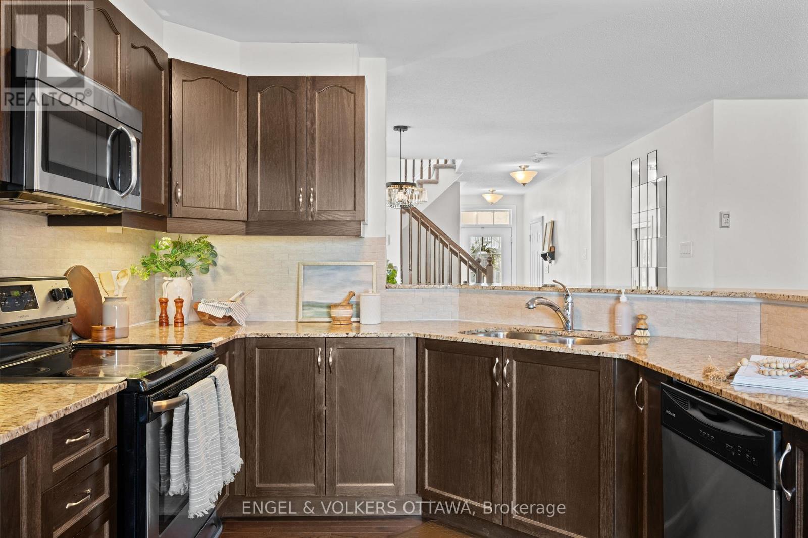 719 Maloja Way, Ottawa, Ontario  K2S 0N6 - Photo 20 - X12719692