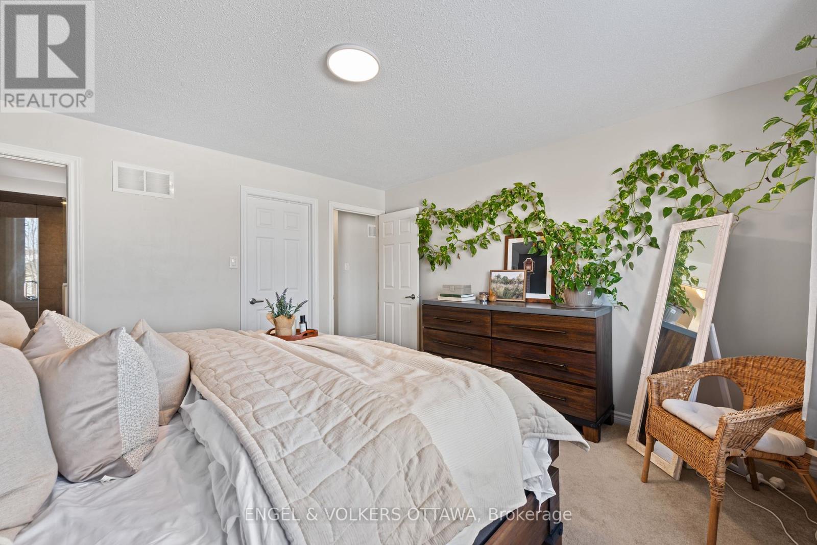 719 Maloja Way, Ottawa, Ontario  K2S 0N6 - Photo 28 - X12719692