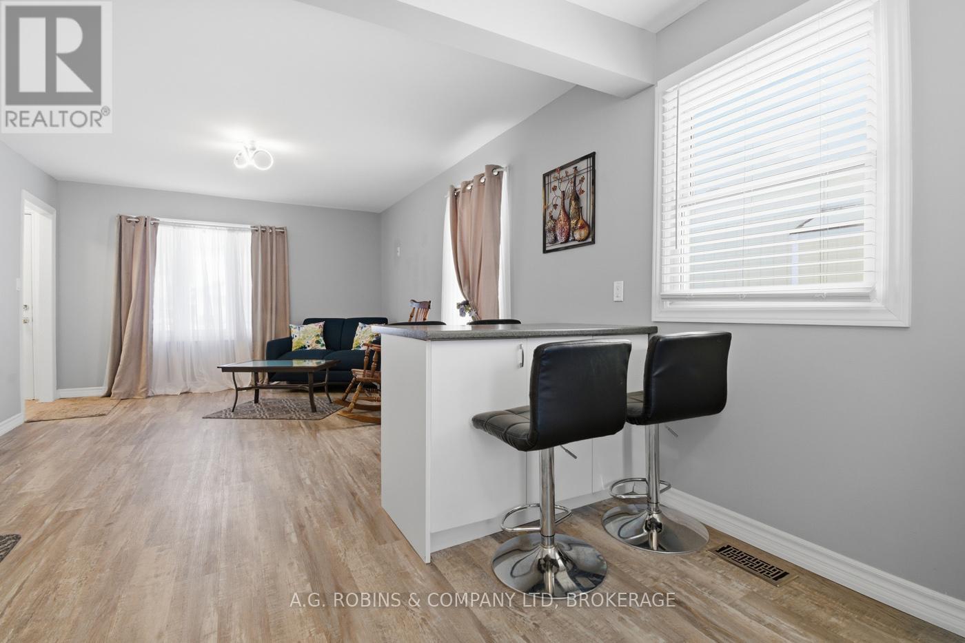 37 Mcnaughton Road, Welland, Ontario  L3B 2R4 - Photo 10 - X12719696