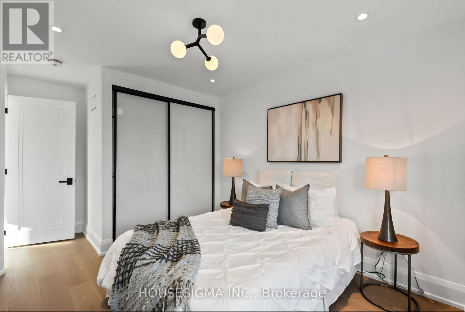 180 Glenwood Crescent, Toronto, Ontario  M4B 1K4 - Photo 17 - E12719656