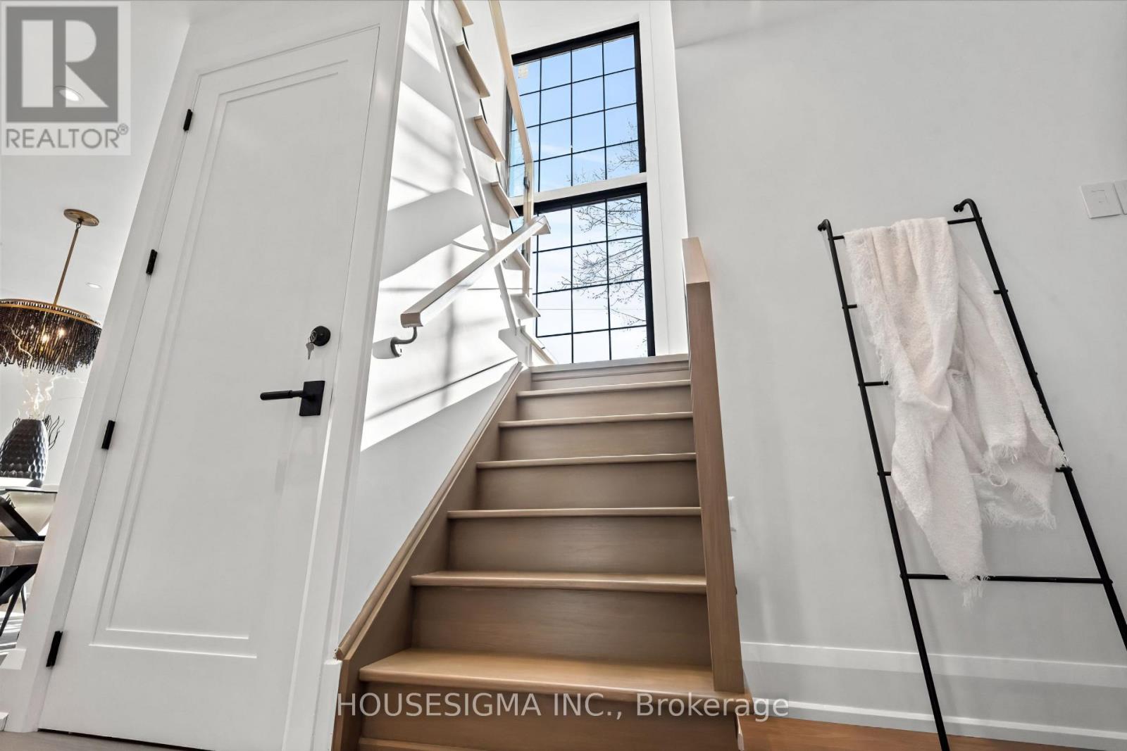 180 Glenwood Crescent, Toronto, Ontario  M4B 1K4 - Photo 28 - E12719656