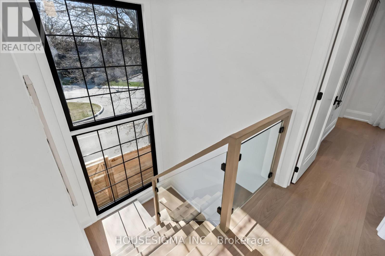 180 Glenwood Crescent, Toronto, Ontario  M4B 1K4 - Photo 29 - E12719656