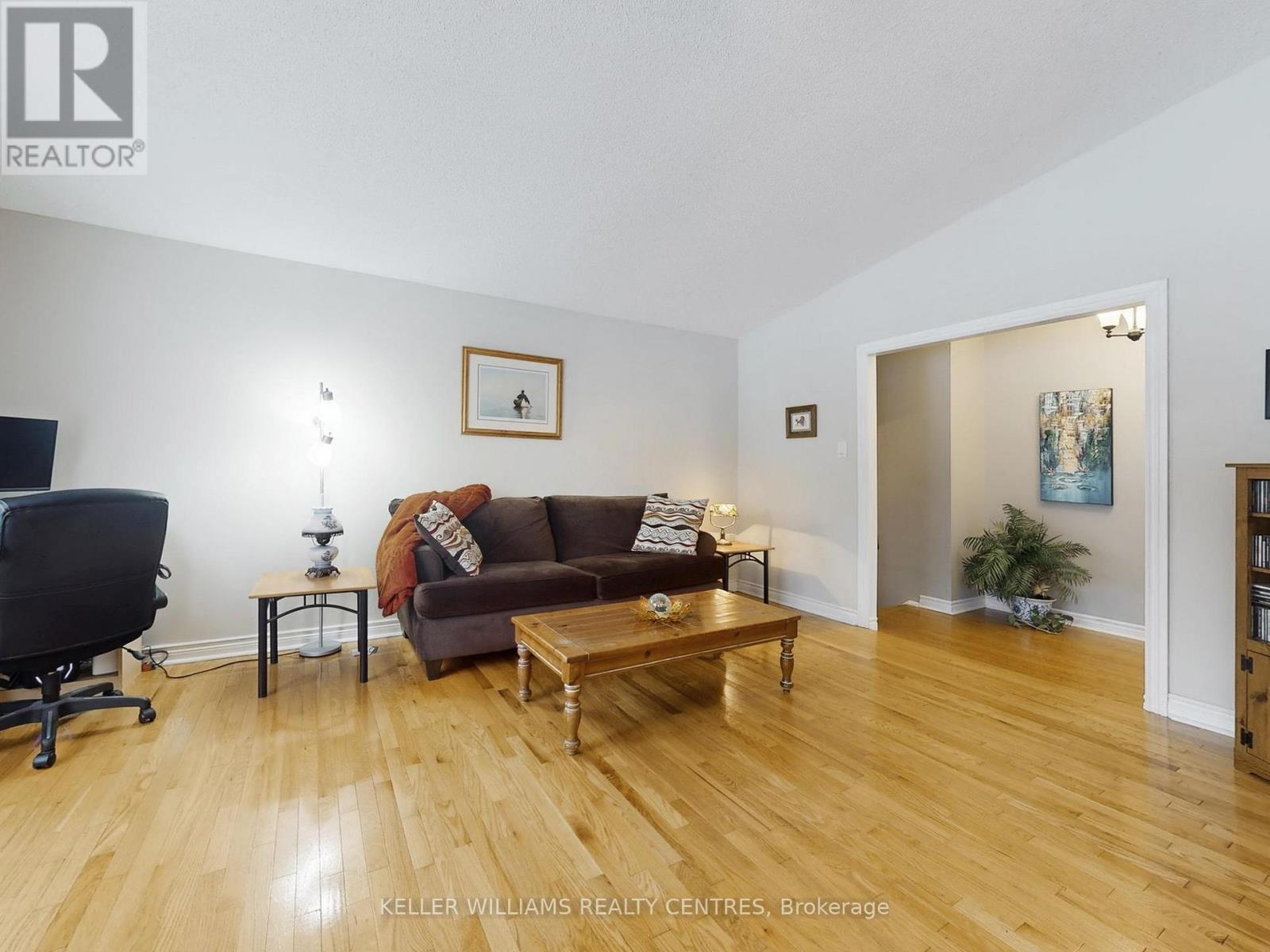 840 Magnolia Avenue, Newmarket, Ontario  L3Y 3C7 - Photo 11 - N12719702