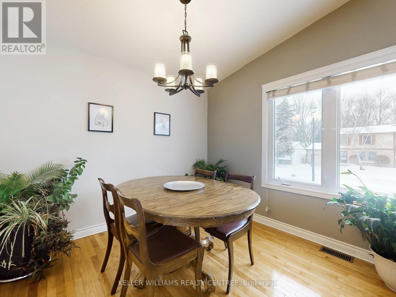 840 Magnolia Avenue, Newmarket, Ontario  L3Y 3C7 - Photo 12 - N12719702