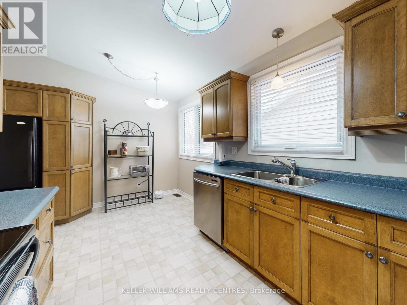 840 Magnolia Avenue, Newmarket, Ontario  L3Y 3C7 - Photo 15 - N12719702