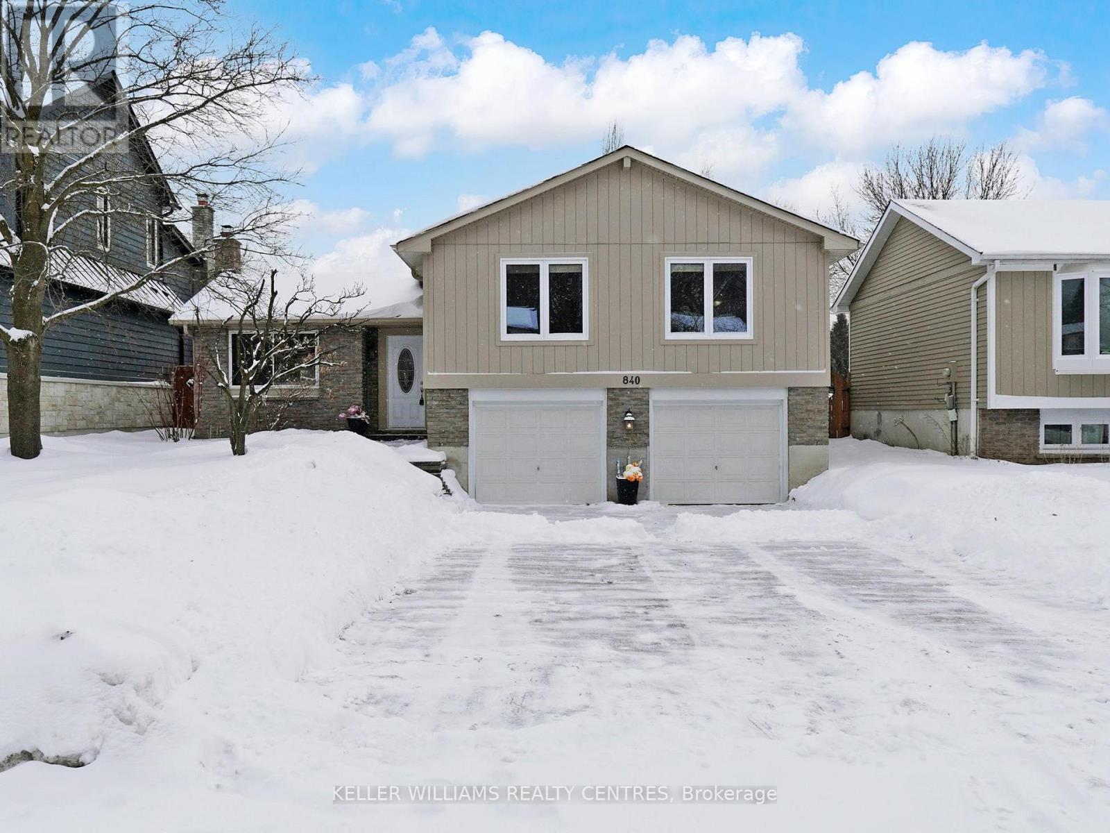 840 Magnolia Avenue, Newmarket, Ontario  L3Y 3C7 - Photo 2 - N12719702