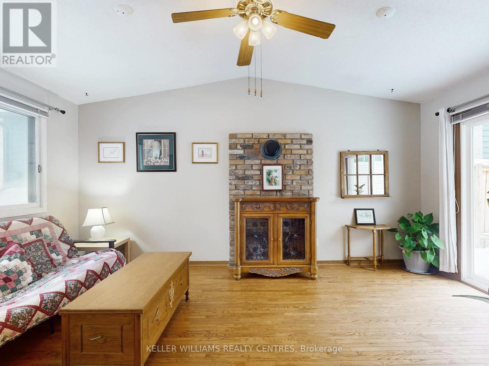 840 Magnolia Avenue, Newmarket, Ontario  L3Y 3C7 - Photo 4 - N12719702