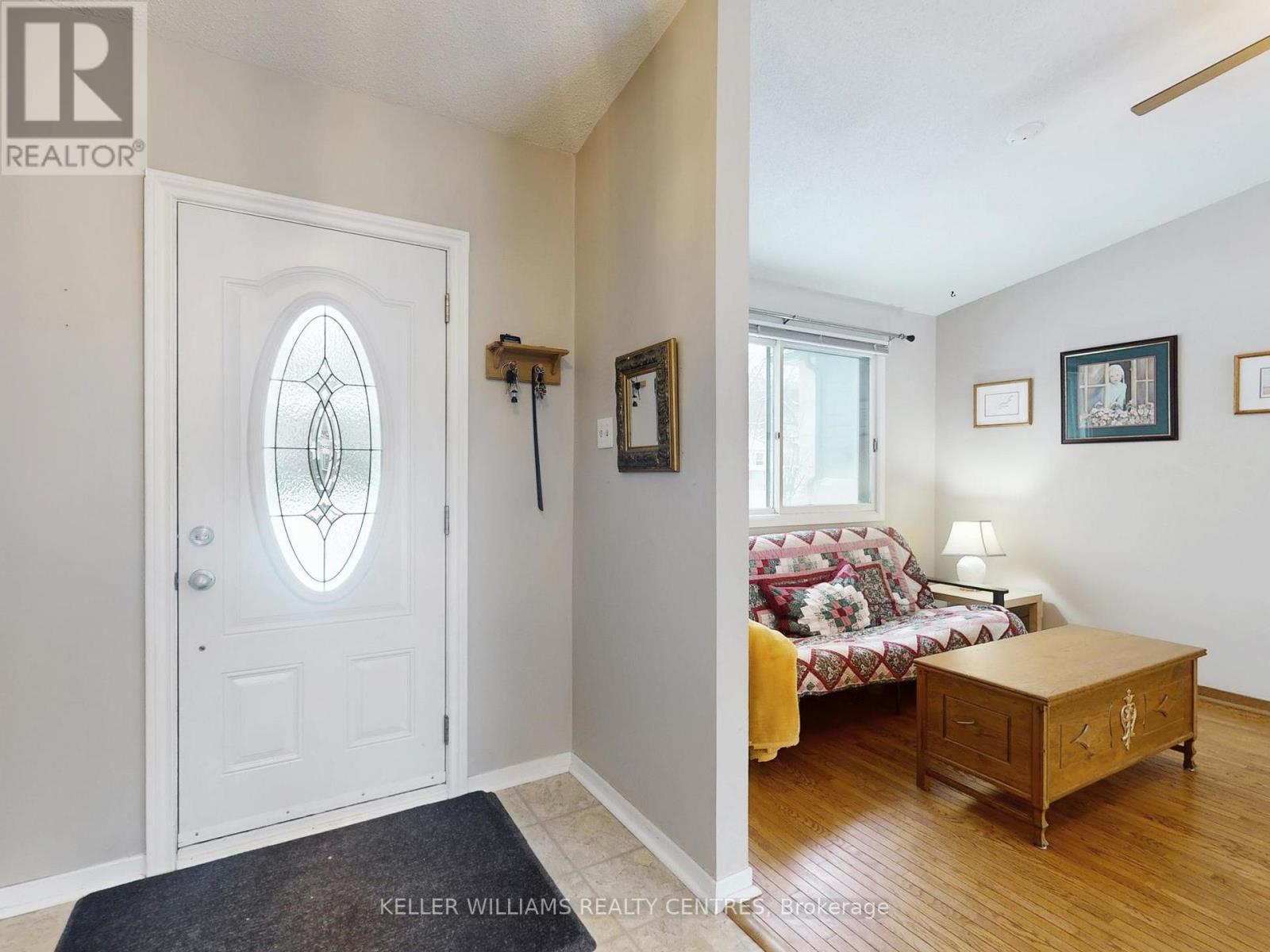 840 Magnolia Avenue, Newmarket, Ontario  L3Y 3C7 - Photo 7 - N12719702