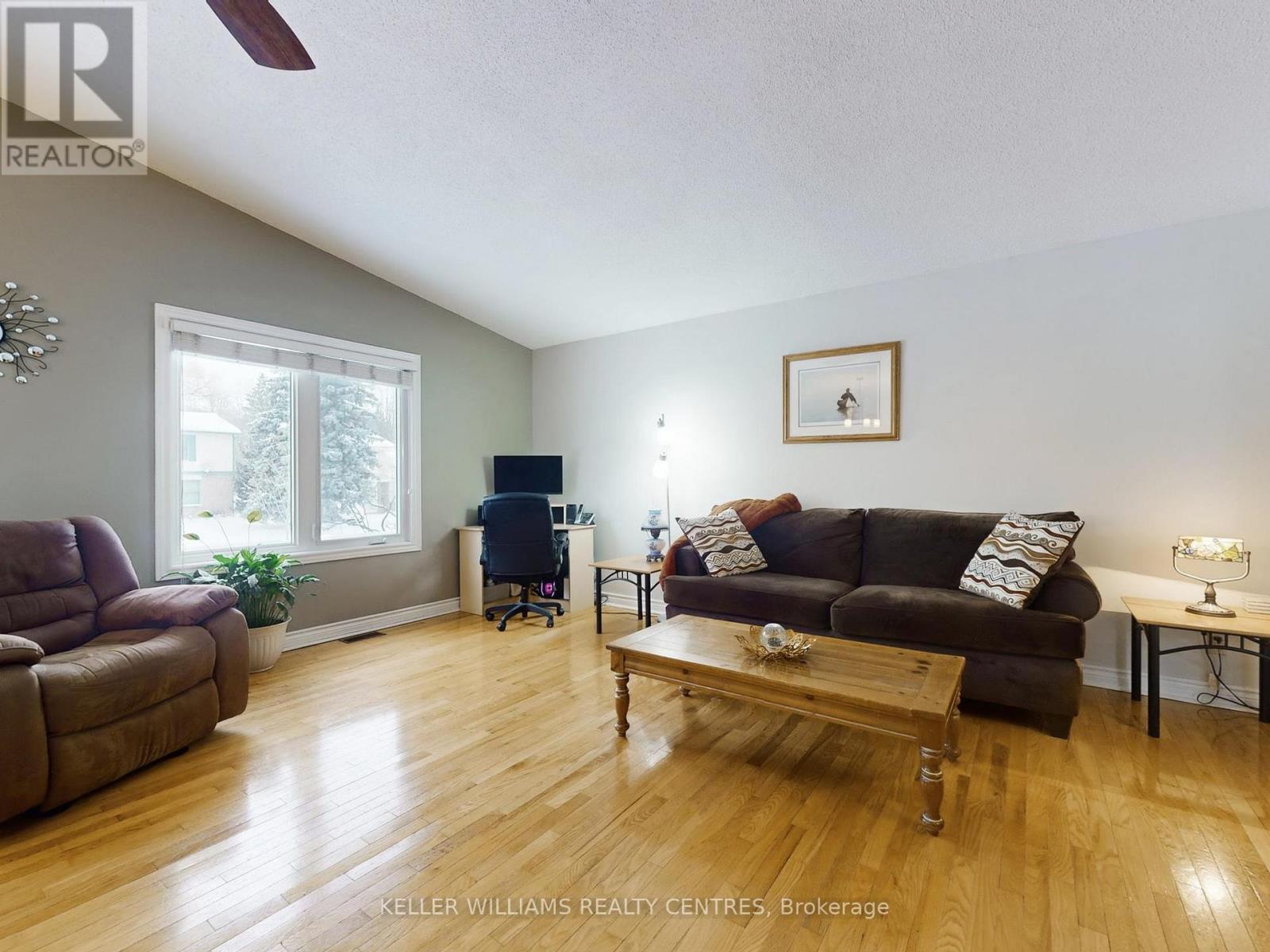 840 Magnolia Avenue, Newmarket, Ontario  L3Y 3C7 - Photo 8 - N12719702