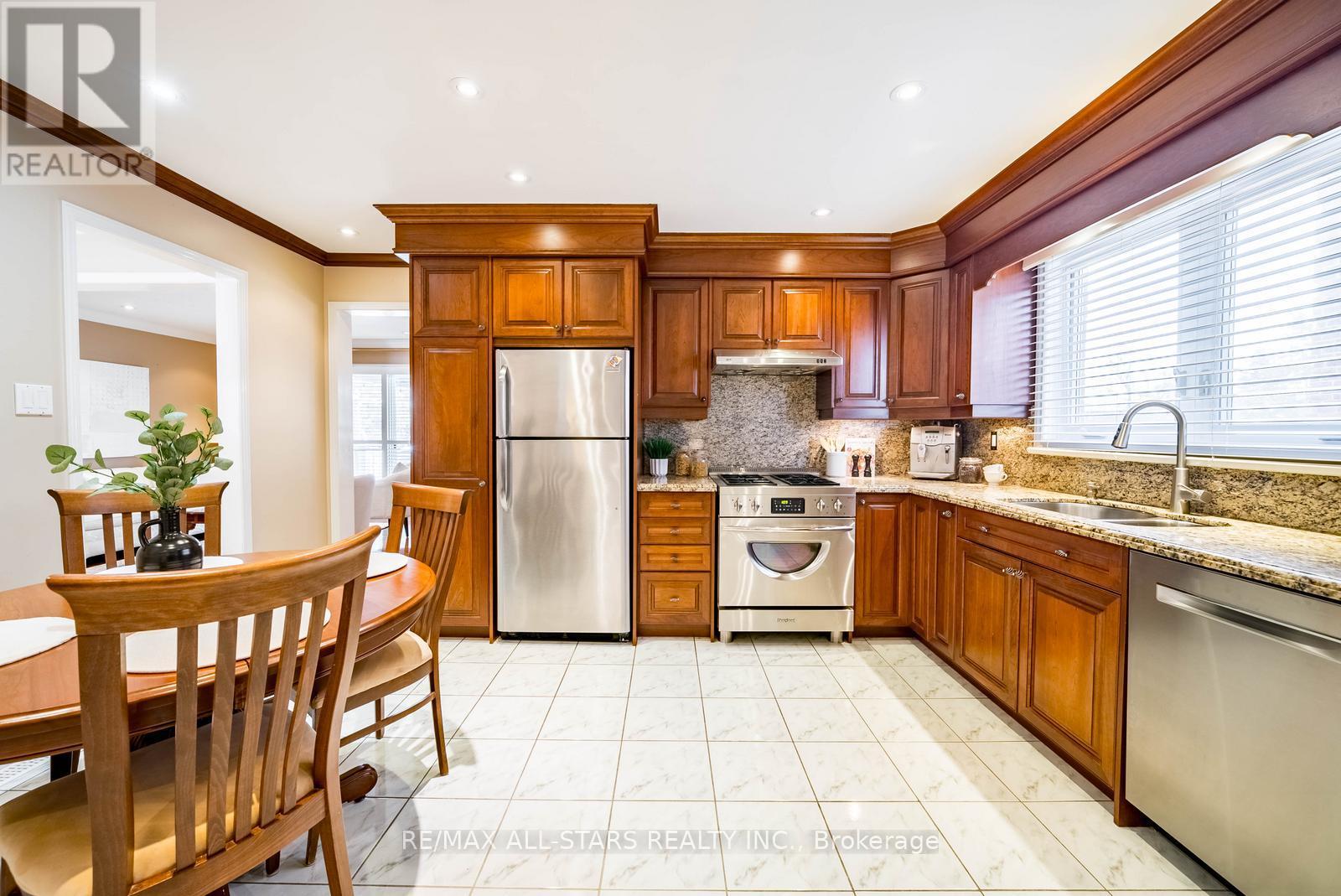 148 Major Buttons Drive, Markham, Ontario  L3P 3X6 - Photo 5 - N12719704