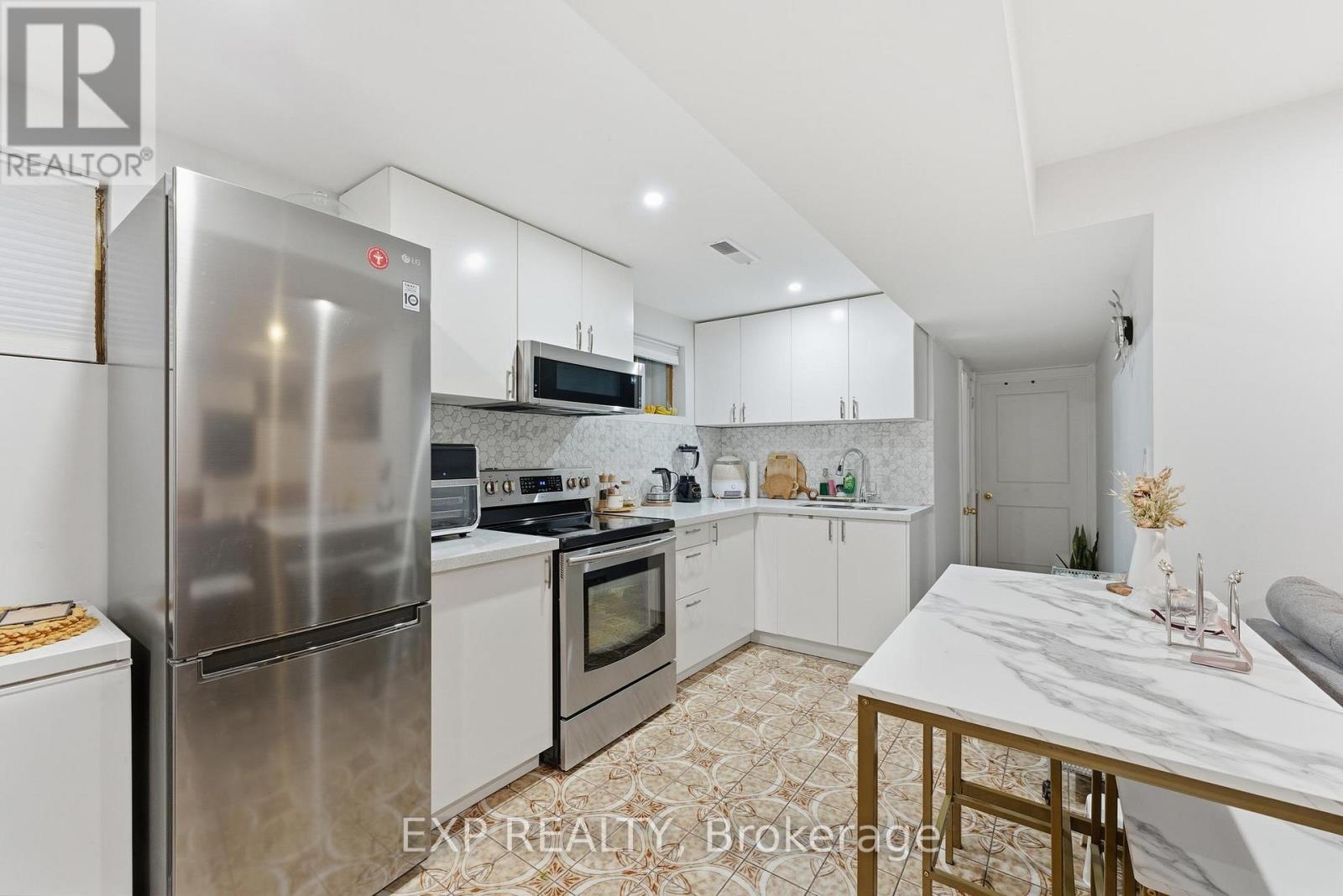 5 Hatherley Road, Toronto, Ontario  M6E 1V8 - Photo 26 - W12719644