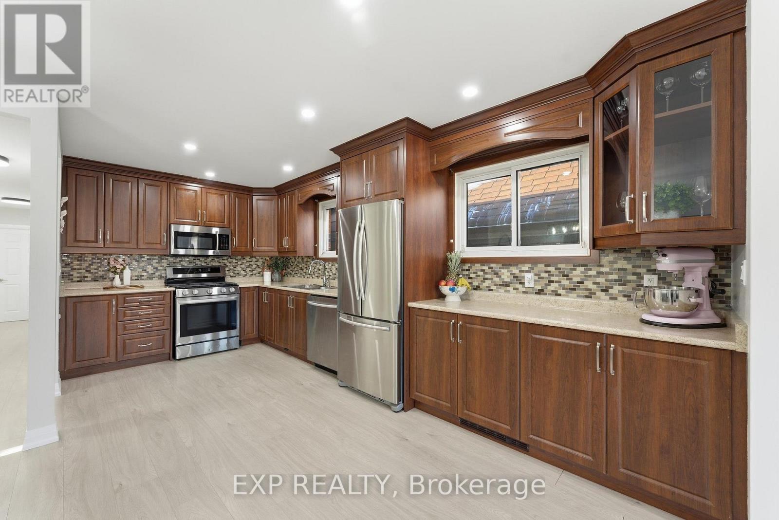 5 Hatherley Road, Toronto, Ontario  M6E 1V8 - Photo 9 - W12719644