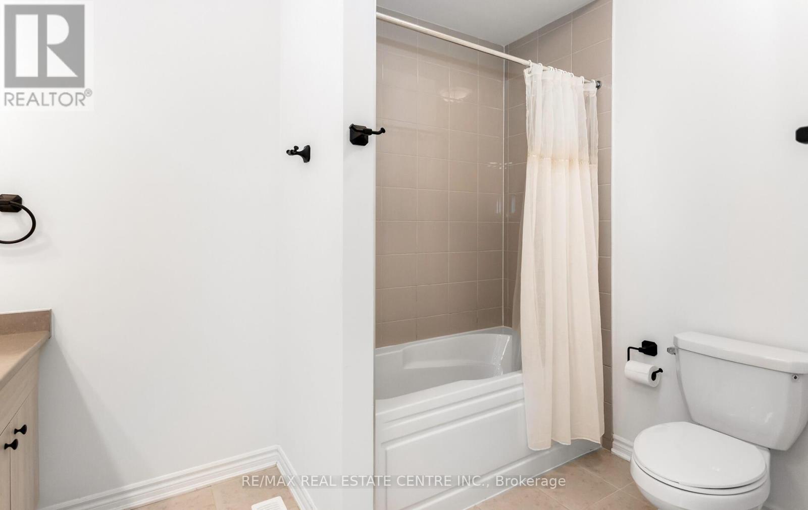 1343 Copley Court, Milton, Ontario  L9E 2E7 - Photo 28 - W12719666