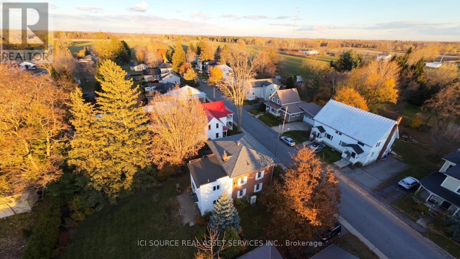 11 PETER STREET, North Glengarry, Ontario