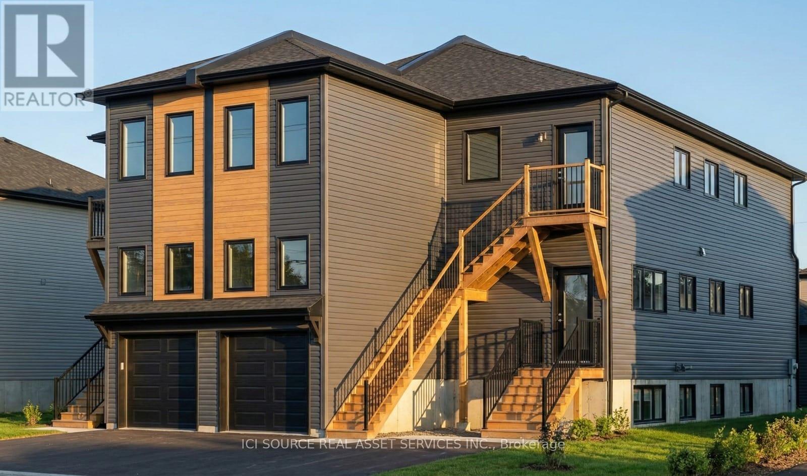 A2 - 51a Haynes Avenue, St. Catharines, Ontario  L2R 3J8 - Photo 2 - X12719716