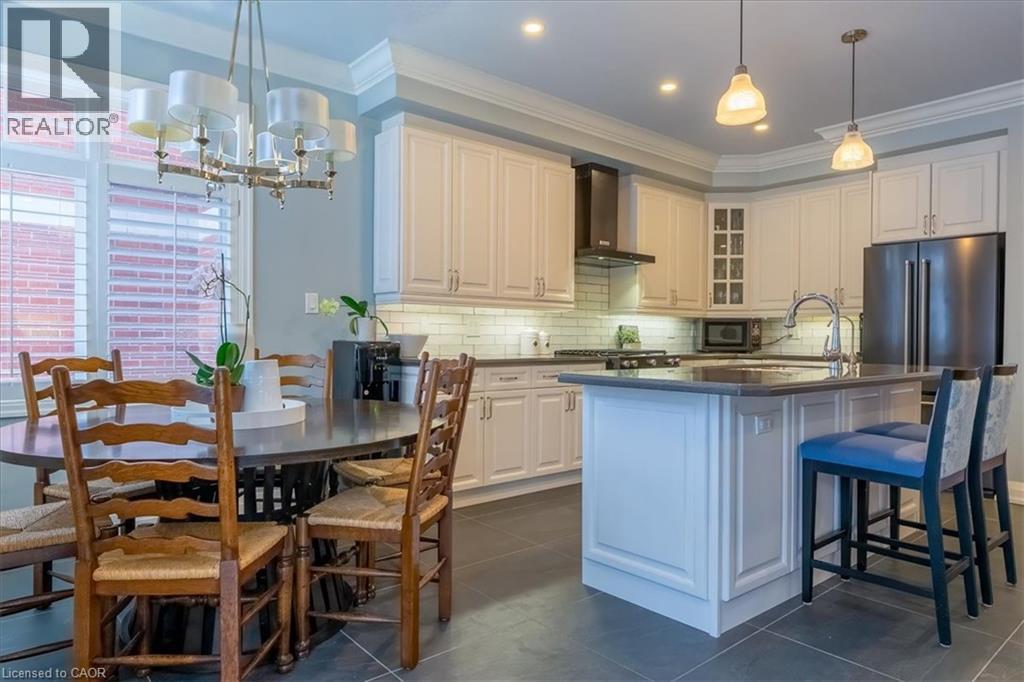 111 St. Lawrence Drive, Mississauga, Ontario  L5G 4V2 - Photo 13 - 40799563