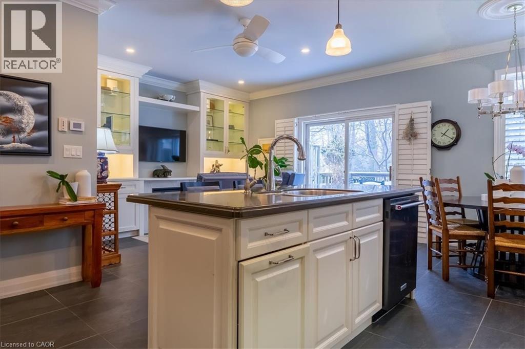 111 St. Lawrence Drive, Mississauga, Ontario  L5G 4V2 - Photo 15 - 40799563