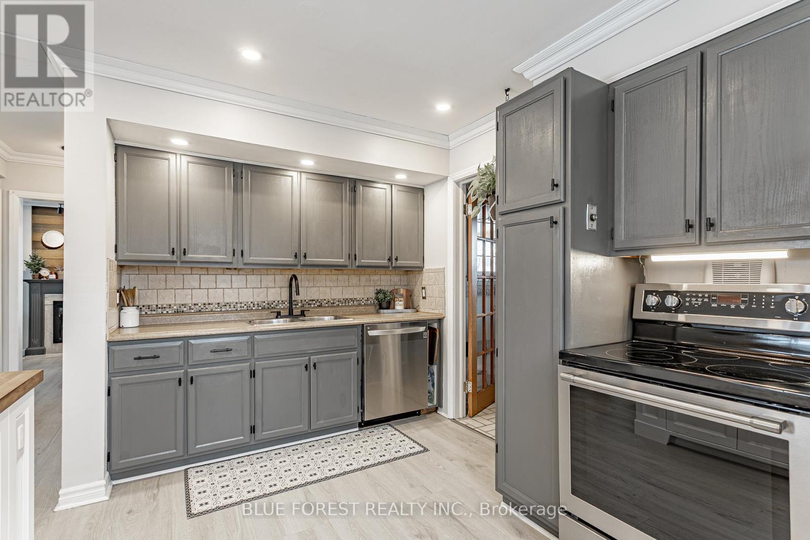 17 Graham Crescent, London East, Ontario  N5W 4L7 - Photo 11 - X12719756