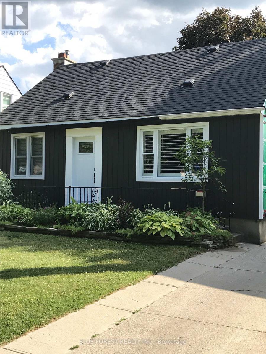 17 Graham Crescent, London East, Ontario  N5W 4L7 - Photo 3 - X12719756