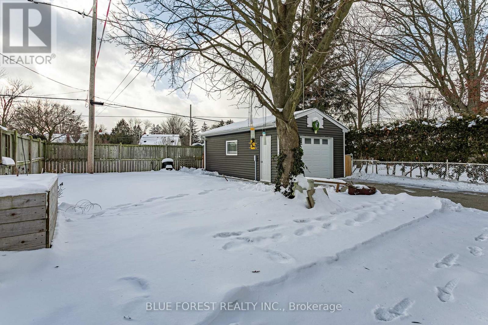 17 Graham Crescent, London East, Ontario  N5W 4L7 - Photo 33 - X12719756