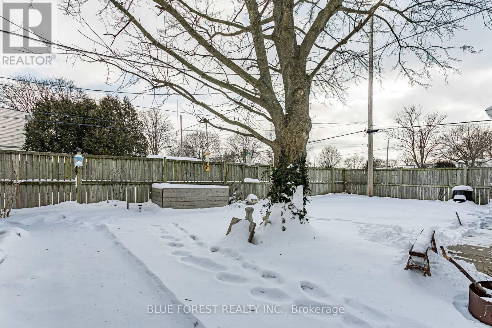 17 Graham Crescent, London East, Ontario  N5W 4L7 - Photo 35 - X12719756