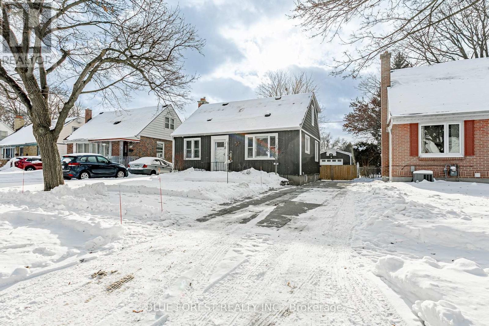 17 Graham Crescent, London East, Ontario  N5W 4L7 - Photo 4 - X12719756