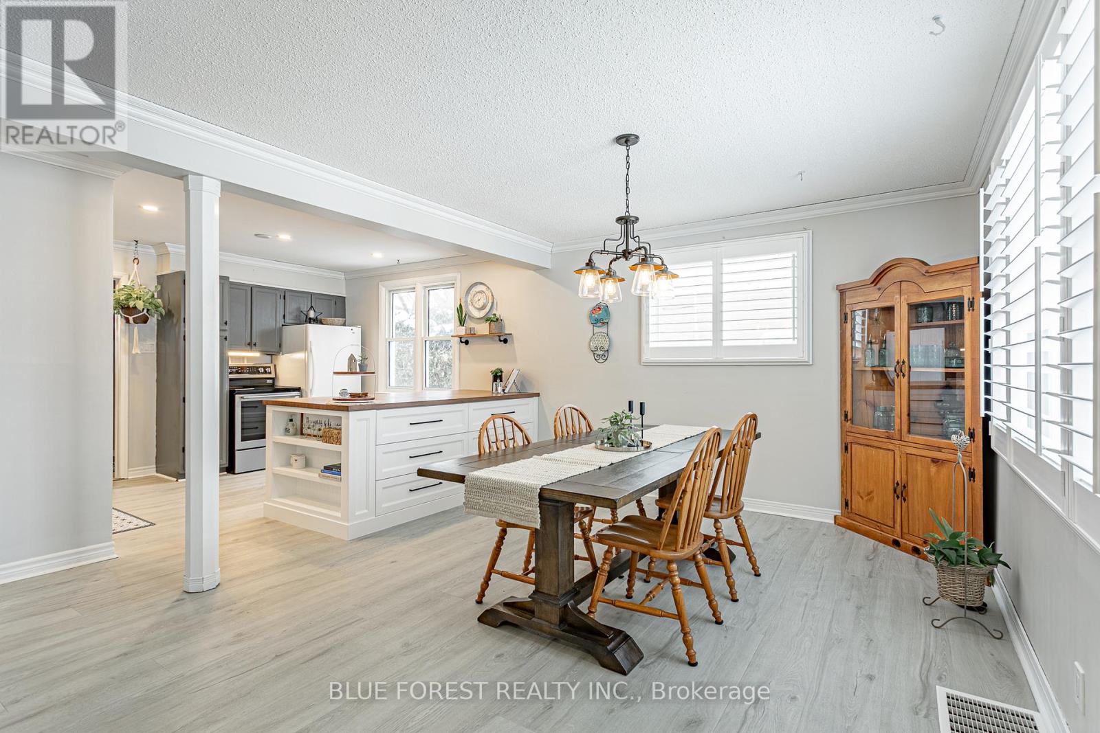 17 Graham Crescent, London East, Ontario  N5W 4L7 - Photo 5 - X12719756