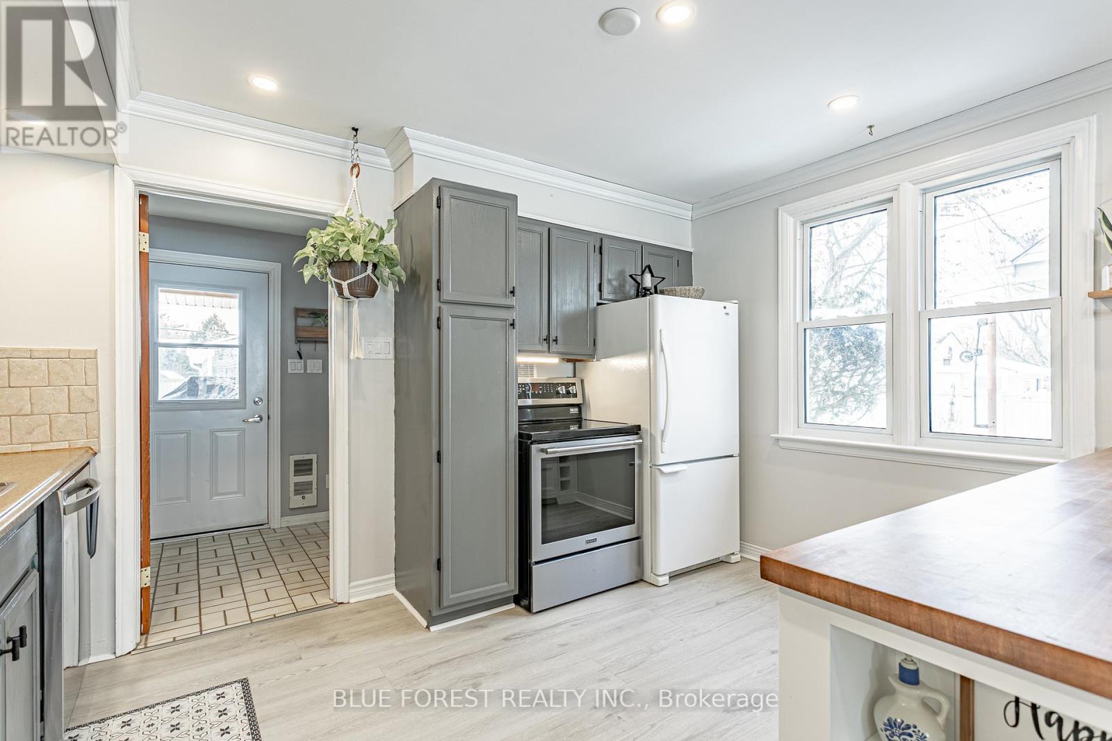 17 Graham Crescent, London East, Ontario  N5W 4L7 - Photo 9 - X12719756