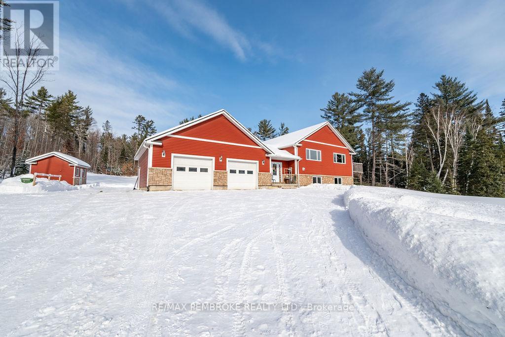 616 BARRON CANYON ROAD, Petawawa, Ontario