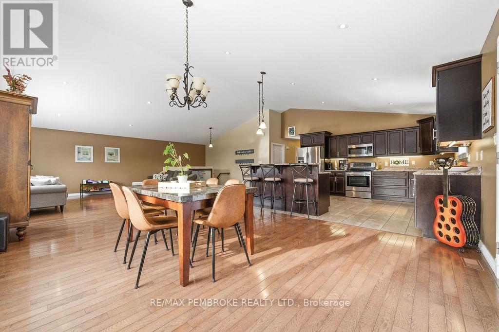 616 Barron Canyon Road, Petawawa, Ontario  K8A 6W7 - Photo 17 - X12719758