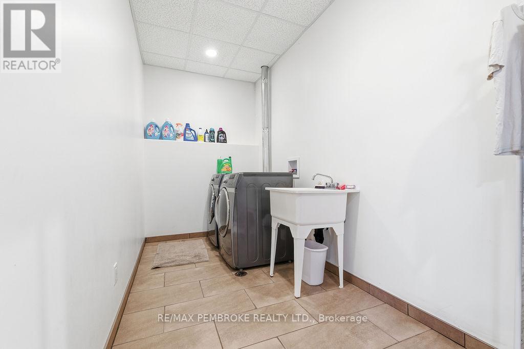 616 Barron Canyon Road, Petawawa, Ontario  K8A 6W7 - Photo 26 - X12719758