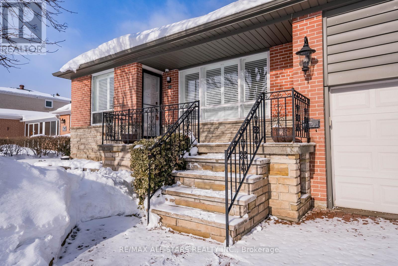 36 Midcroft Drive, Toronto, Ontario  M1S 1X2 - Photo 3 - E12719742