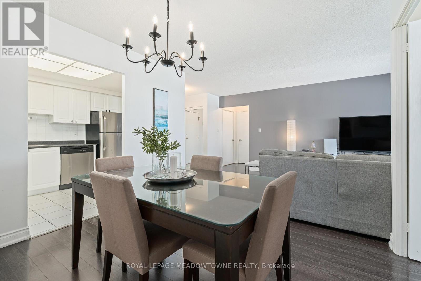 2015 - 135 Hillcrest Avenue, Mississauga, Ontario  L5B 4B1 - Photo 14 - W12719744