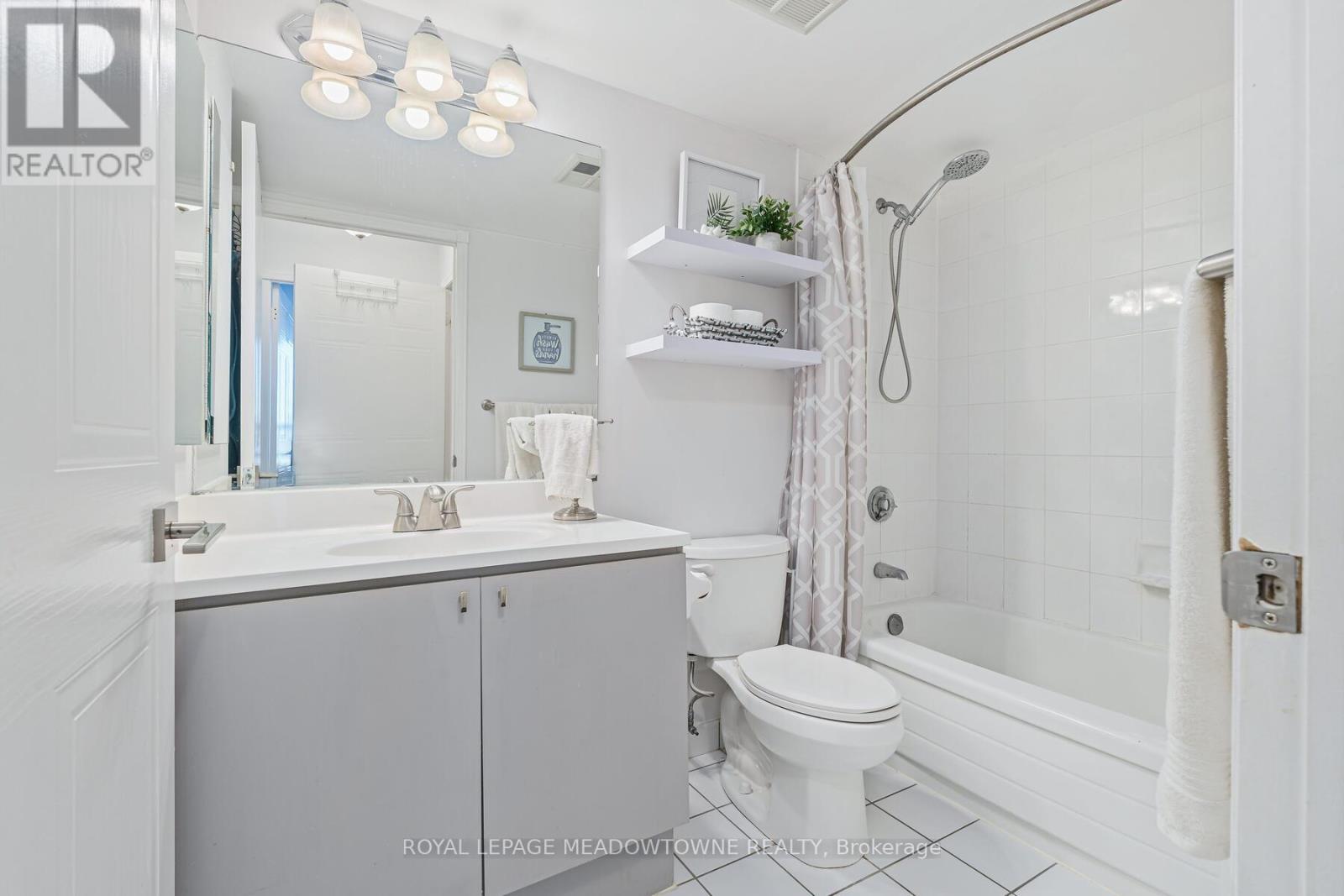 2015 - 135 Hillcrest Avenue, Mississauga, Ontario  L5B 4B1 - Photo 24 - W12719744