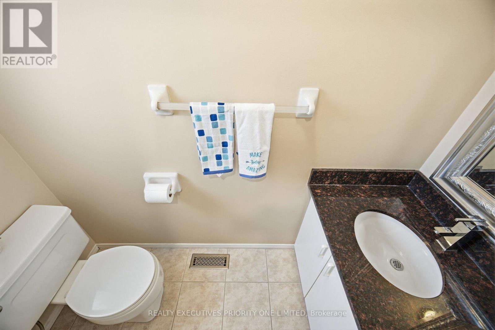 28 Smith Court, Caledon, Ontario  L7E 1R2 - Photo 10 - W12719764