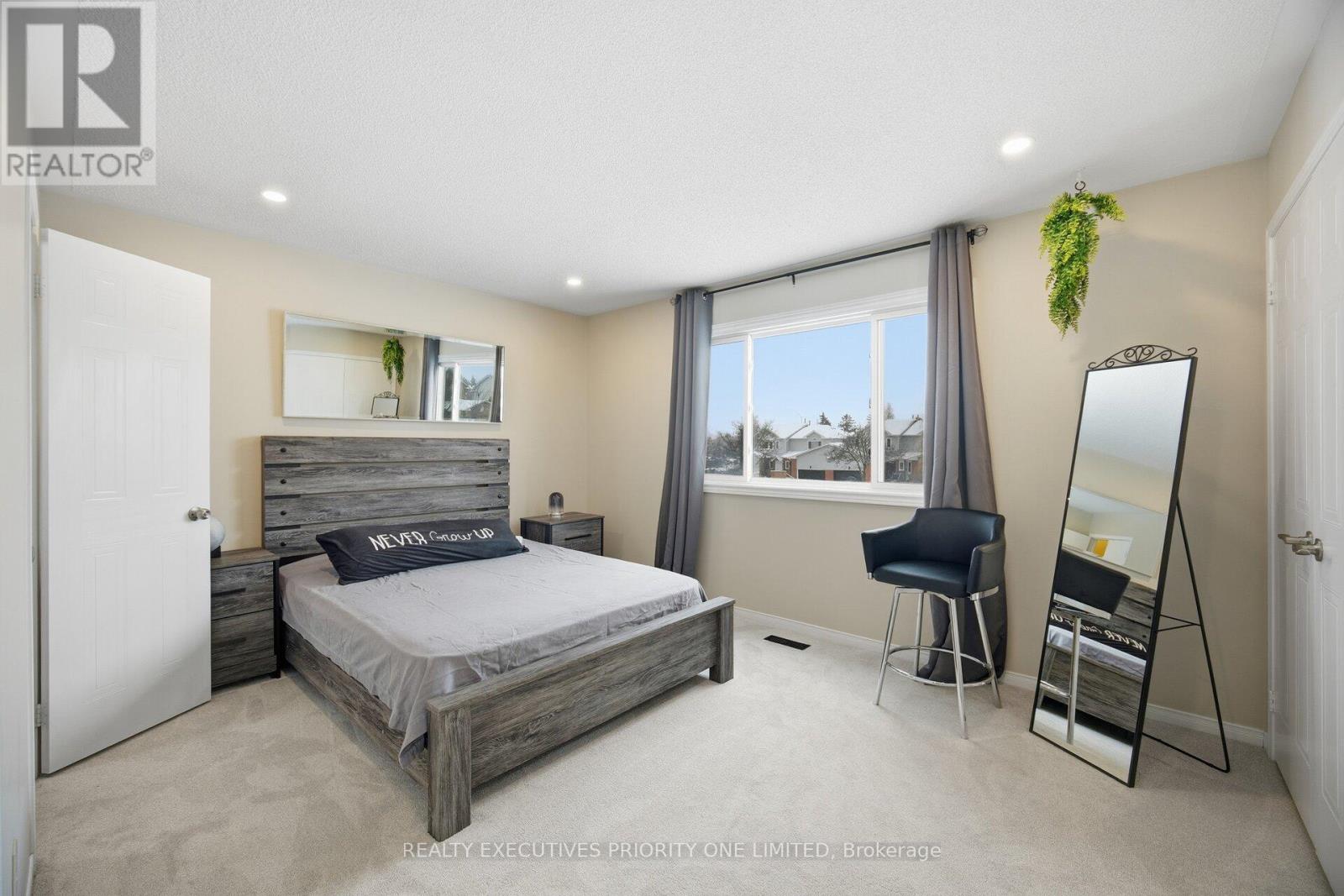 28 Smith Court, Caledon, Ontario  L7E 1R2 - Photo 11 - W12719764