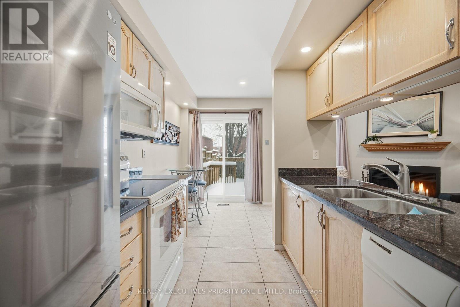 28 Smith Court, Caledon, Ontario  L7E 1R2 - Photo 8 - W12719764