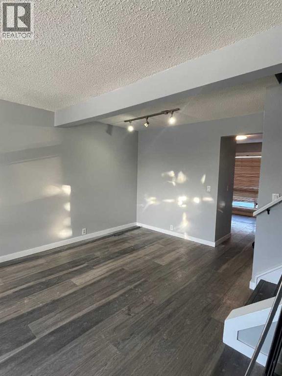 5, 220 Erin Mount Crescent Se, Calgary, Alberta  T2B 2T2 - Photo 3 - A2277712
