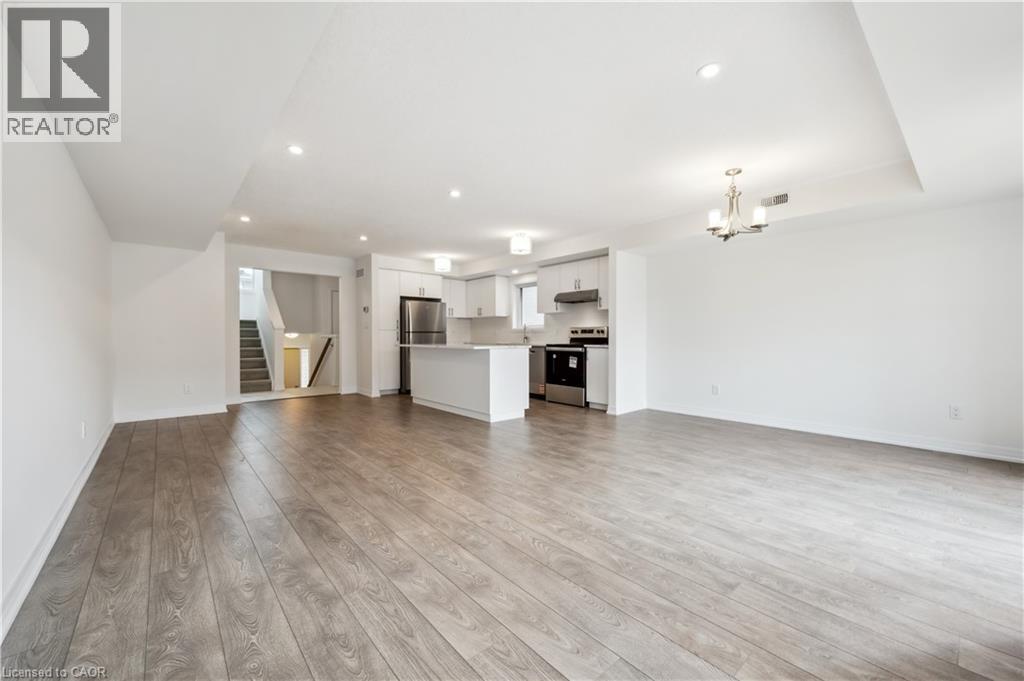 15 Stauffer Woods Trail Unit# B8, Kitchener, Ontario  N2P 2P4 - Photo 7 - 40799916