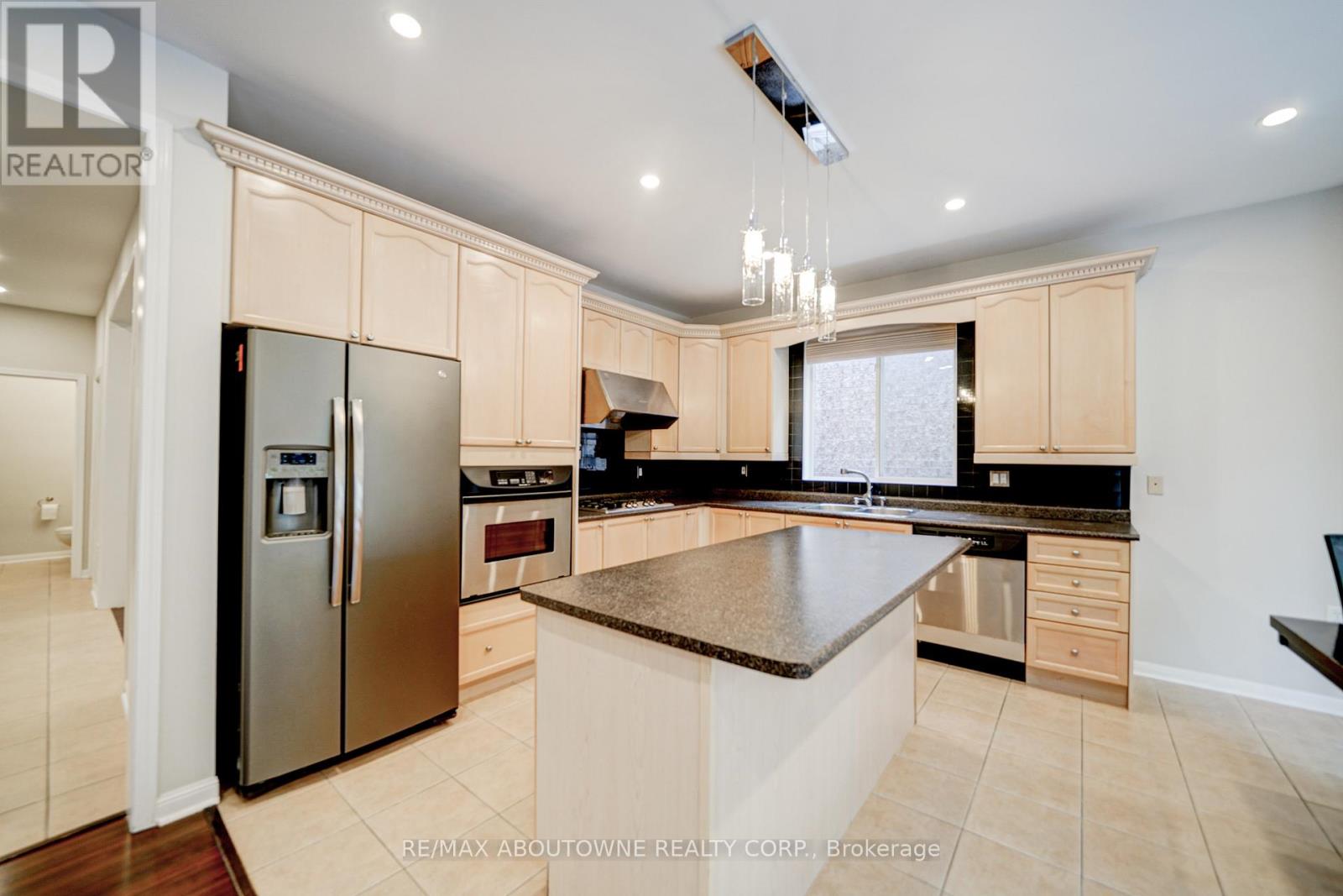 118 Wood Rim Drive, Richmond Hill, Ontario  L4E 4N8 - Photo 13 - N12719778