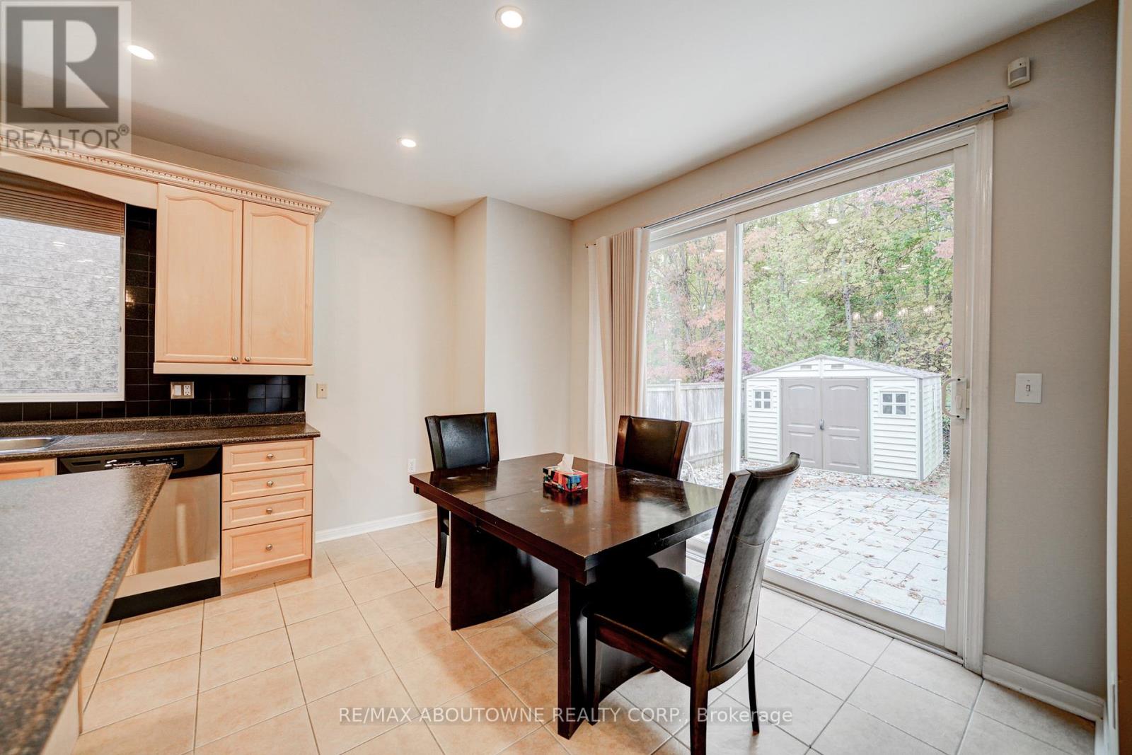 118 Wood Rim Drive, Richmond Hill, Ontario  L4E 4N8 - Photo 14 - N12719778