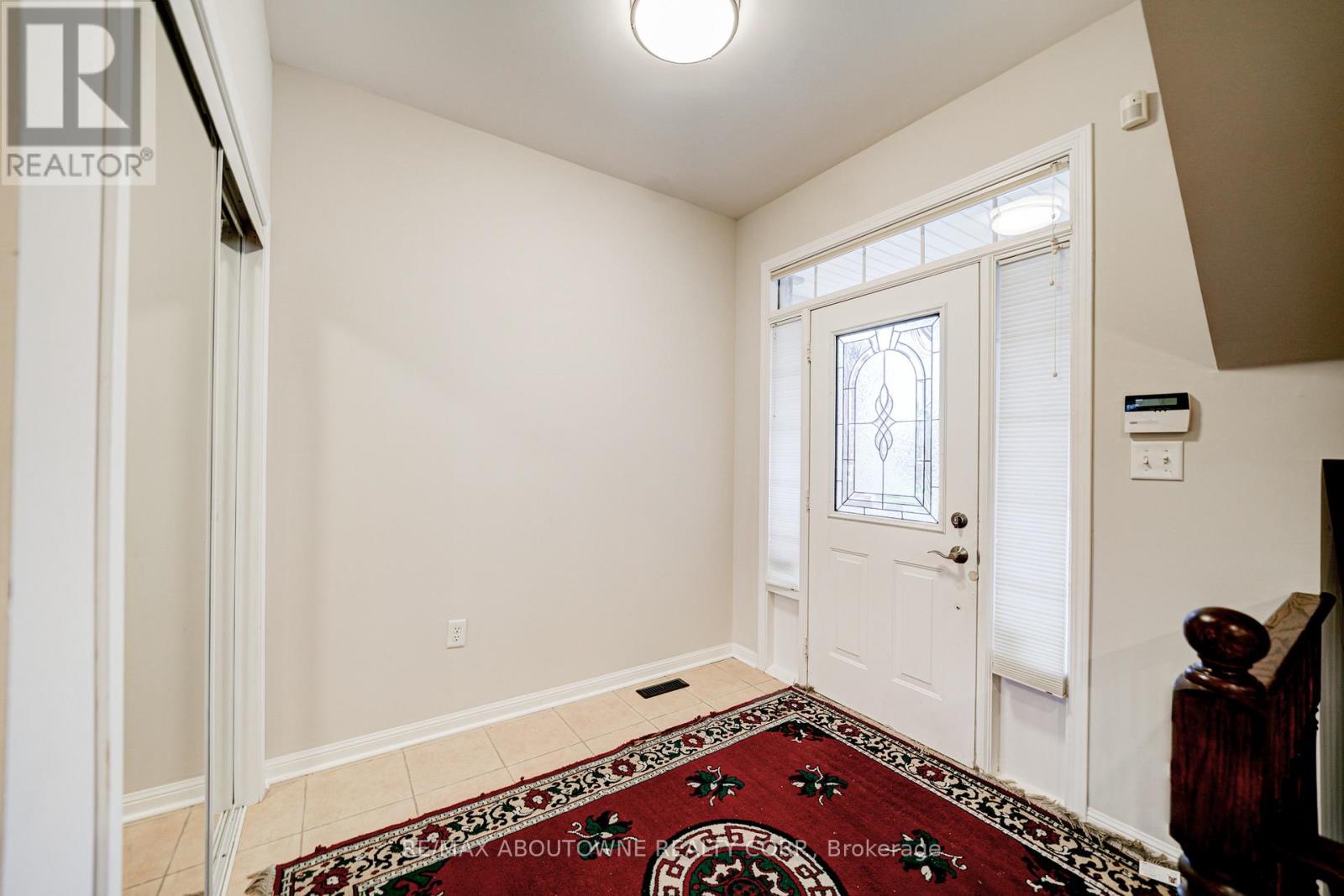 118 Wood Rim Drive, Richmond Hill, Ontario  L4E 4N8 - Photo 3 - N12719778