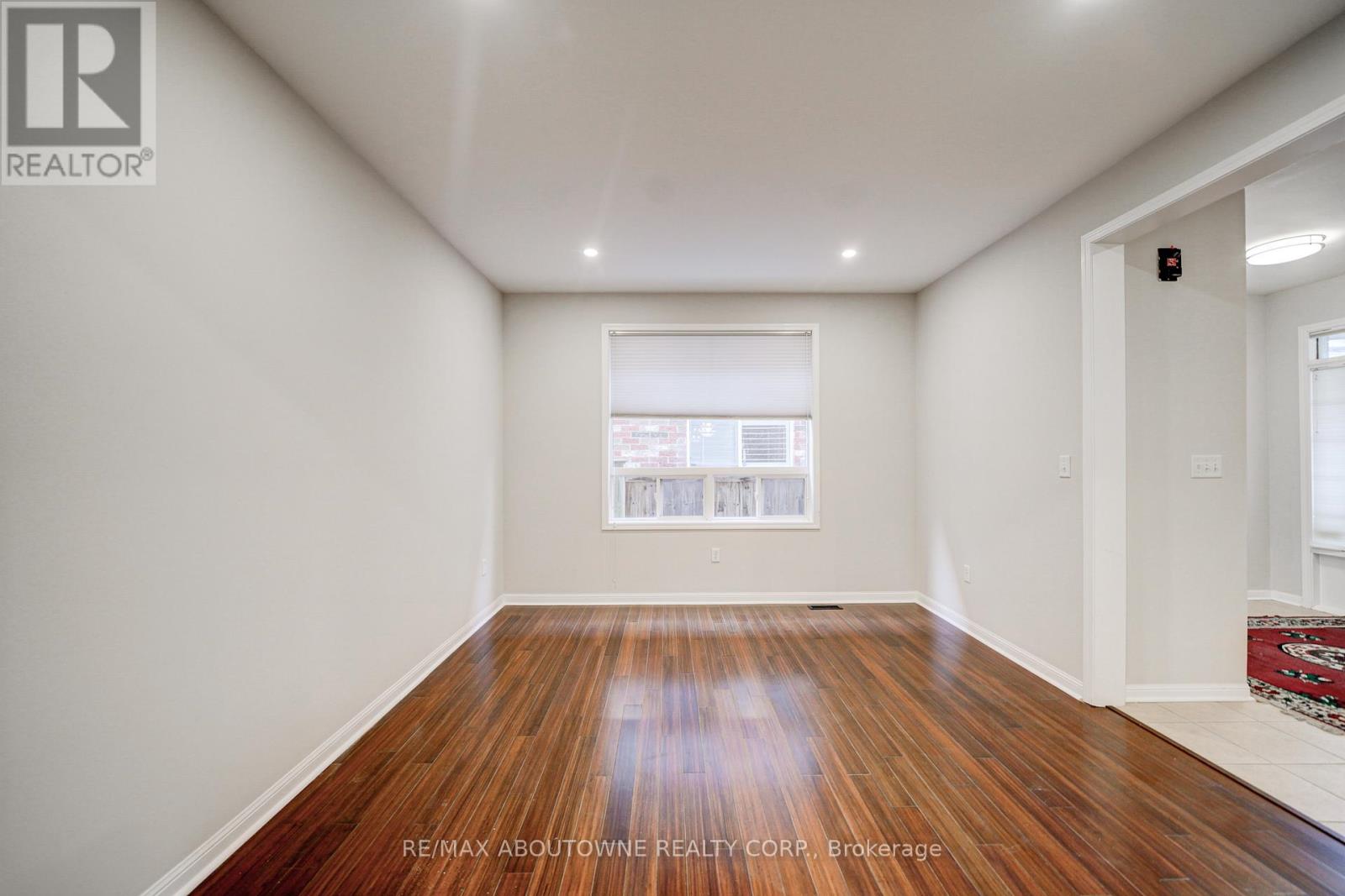 118 Wood Rim Drive, Richmond Hill, Ontario  L4E 4N8 - Photo 6 - N12719778