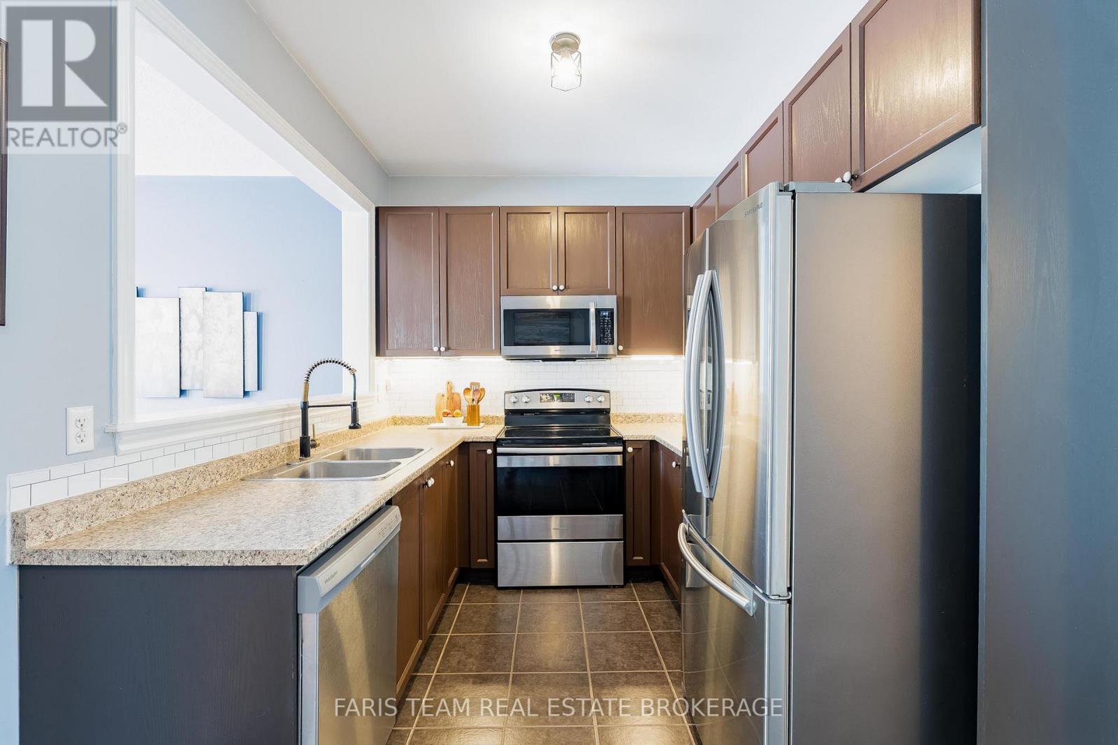 80 Blanchard Crescent, Essa, Ontario  L3W 0M9 - Photo 4 - N12719782